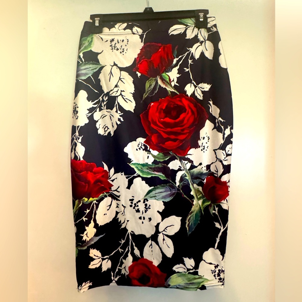 Women’s floral pencil skirt
